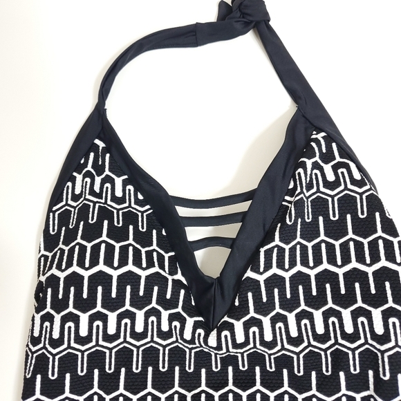 Merona geometric print swimsuit medium - Picture 3 of 13